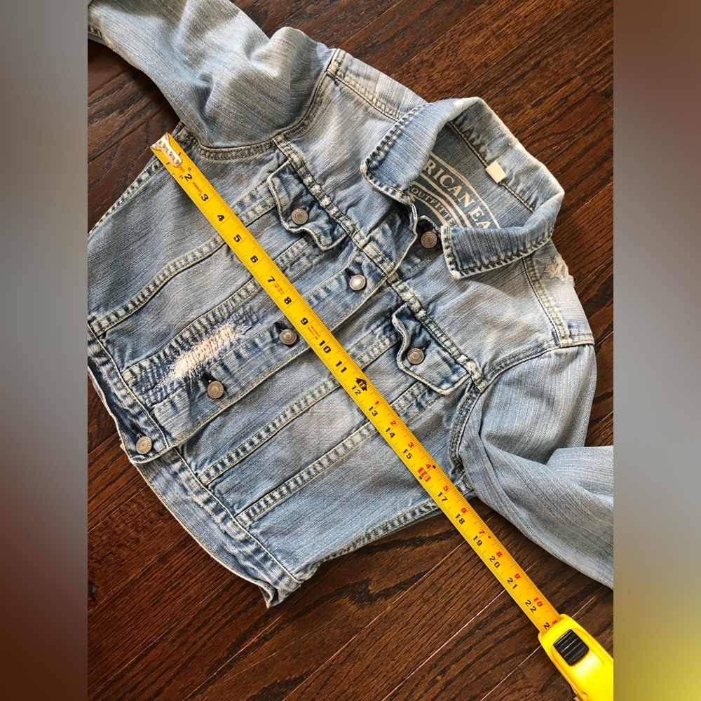 American Eagle Women’s M Blue/Gray Distressed Short Cotton Jean Jacket - EUC! - Picture 7 of 12